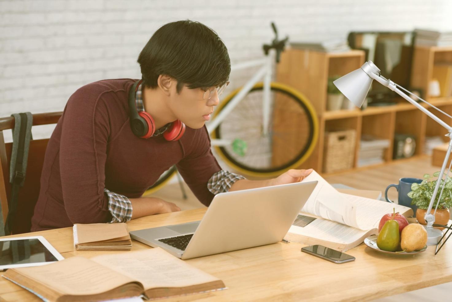 Entwicklungsteam bei der Konzeption neuer Software-Features